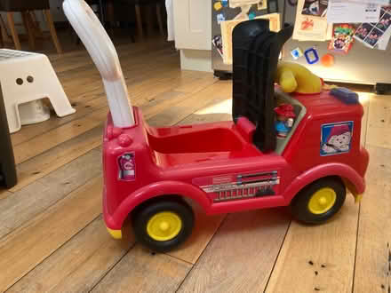 Photo of free Child’s ride on fire engine (Earlsfield SW18) #3