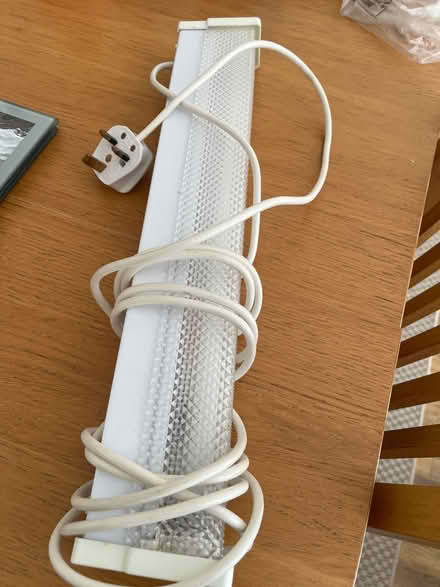 Photo of free Fluorescent light. Daylight bulb (AL5 Harpenden) #1
