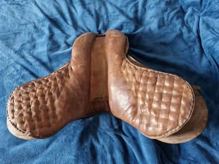 Photo of free Vintage horse saddle (Branston DE14) #2