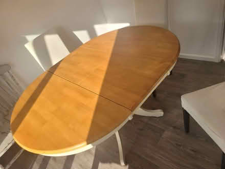 Photo of free Extendable dinner table (Harpenden batfor) #4