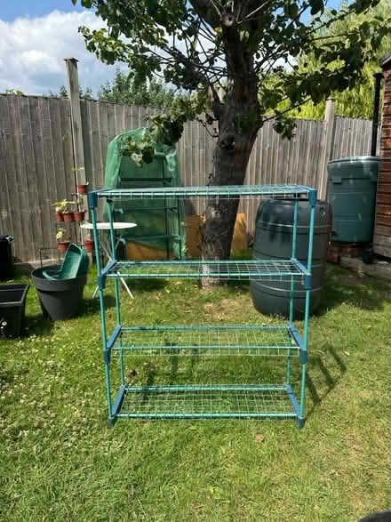 Photo of free Greenhouse staging (GU1) #1