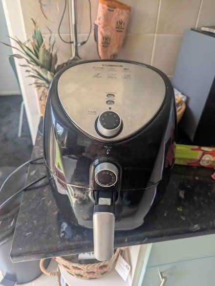 Photo of free Airfryer working good (Beckton E6 5) #1
