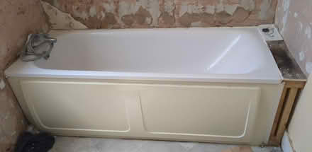 Photo of free Bath (you will need to remove) (Bell Gardens E17) #3