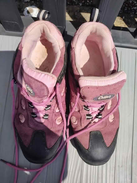 Photo of free Size 7 Walking Shoes (Stonehouse) #2