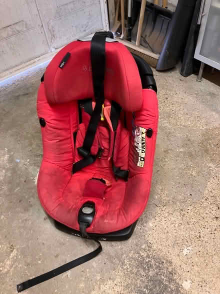 Photo of free Maxicosi car seat (Wokingham RG40) #3