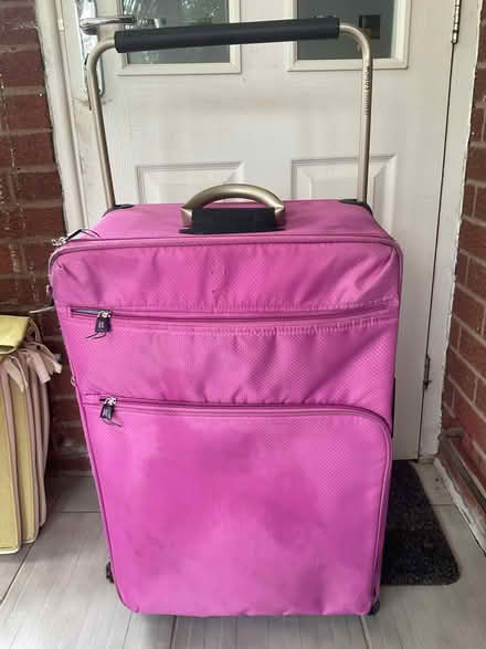 Photo of free Lightweight IT suitcase (Greenhill DY10) #1