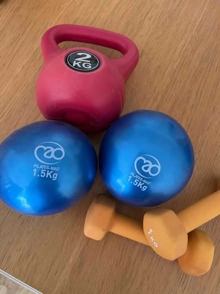 Photo of free Small weights (AL5 Harpenden) #1