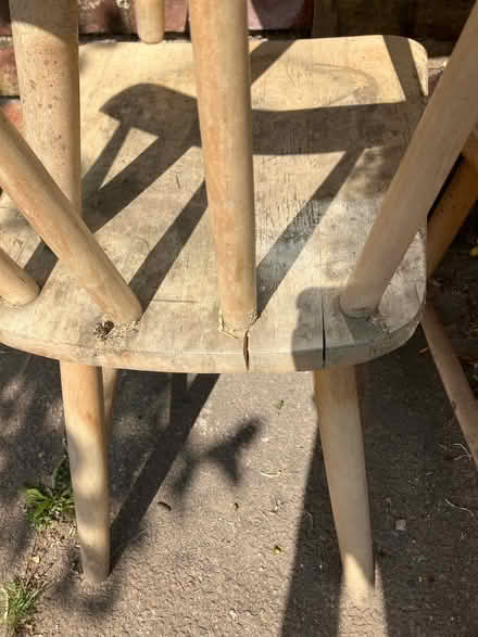 Photo of free 4 great dining chairs (Finchley Central N3) #3