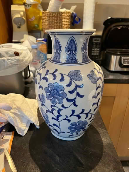 Photo of free Vase (Finchampstead RG40) #1