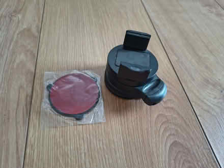 Photo of free Car items: charging cables and mobile phone holder (Dean Court OX2) #2