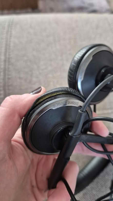 Photo of free Plantronics USB headset worn (SE16) #3