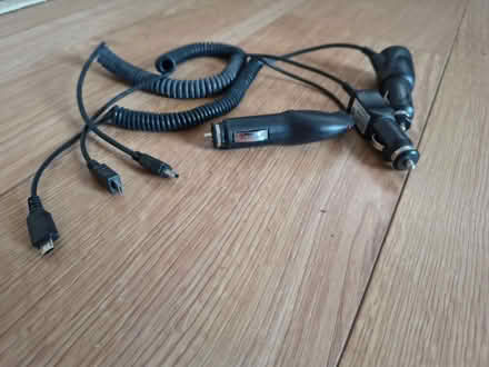 Photo of free Car items: charging cables and mobile phone holder (Dean Court OX2) #3