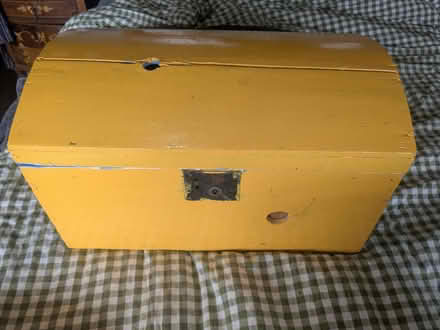 Photo of free Small wooden toy chest (Caldecott OX14) #1