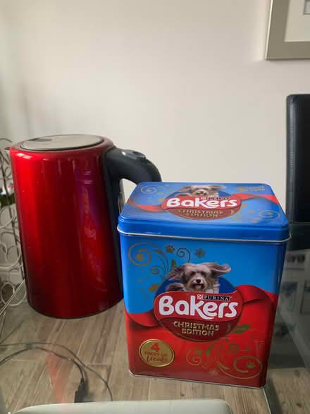 Photo of free Treats tin (Loanhead EH20) #1
