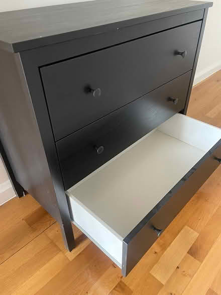Photo of free Black chest of drawers (SE10) #2
