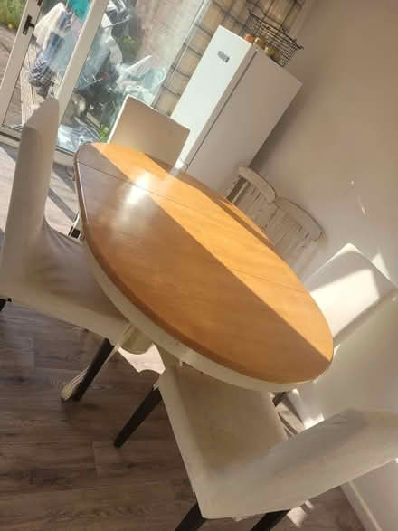 Photo of free Extendable dinner table (Harpenden batfor) #1