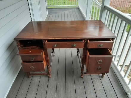 Photo of free Hale desk (Shirley village) #4