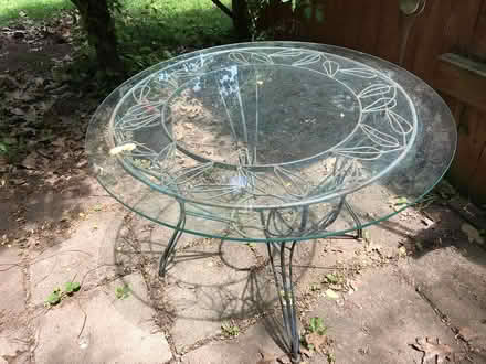 Photo of free Outdoor table (Bronte and Third Line area) #1