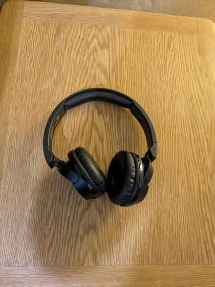 Photo of free Small Bluetooth Headphones (Irthlingborough NN9) #1
