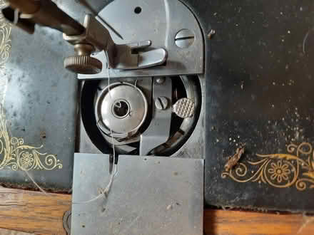 Photo of free Manual Sewing Machine Singer 99 (Mums TW11) #4