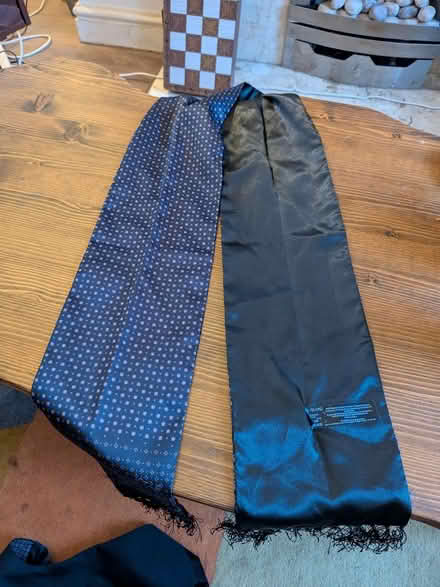 Photo of free Men's waistcoat, hat and scarf (Manchester M19) #4