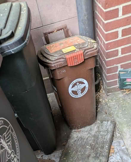 Photo of free small recycling bin (city approved) (Chelsea) #1