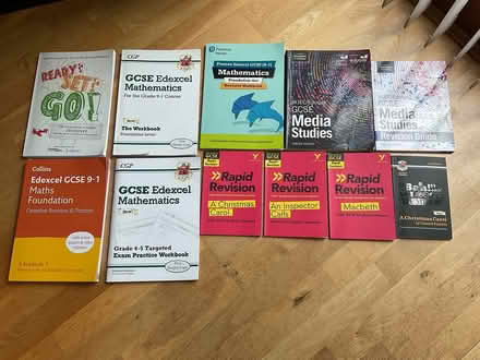 Photo of free GCSE revision books (Orpington BR5) #1