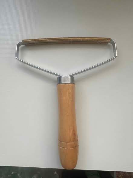 Photo of free Hand sewing machine, lint roller (Harrow HA2) #2