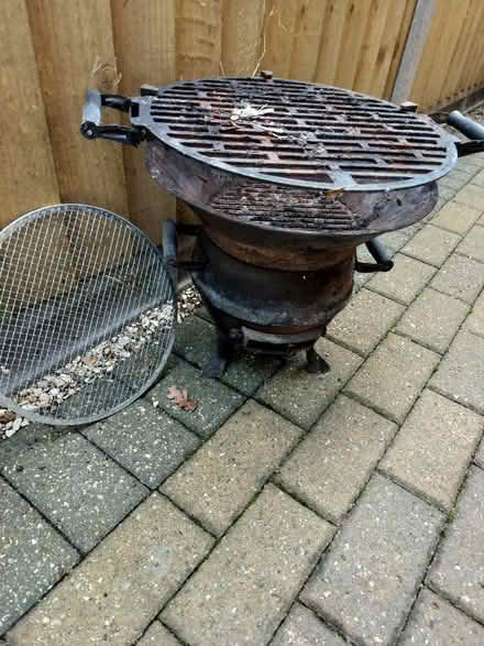Photo of free Small BBQ & charcoal (Southcote RG1) #3