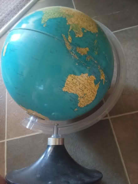 Photo of free Old small Globe (MK4 Tattenhoe) #3