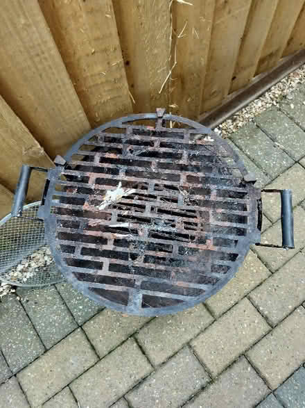 Photo of free Small BBQ & charcoal (Southcote RG1) #2