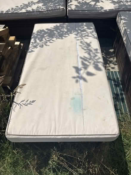 Photo of free garden sofa (Northchurch HP4) #3
