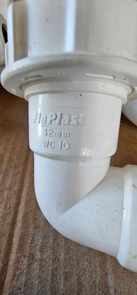 Photo of free White Flopast 32mm Pipe Fittings (Rickmansworth WD3) #2