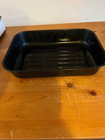 Photo of free Large baking tray (Harlow Fields DE22) #1