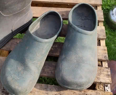 Photo of free Croc-type shoes size 9 (Kendal LA9) #1