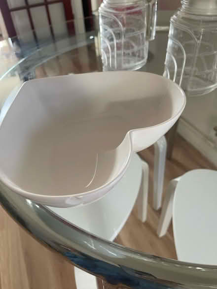 Photo of free White Heart shaped dish (Littlemore OX4) #2