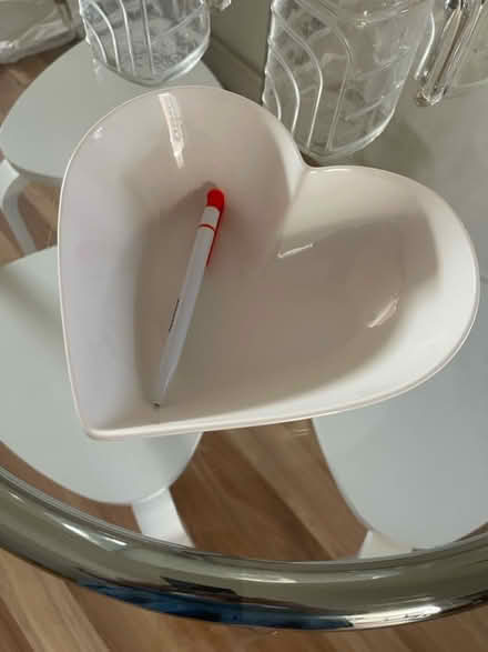Photo of free White Heart shaped dish (Littlemore OX4) #1