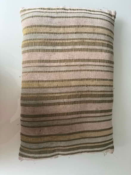 Photo of free Cushion (Old town SG1) #1