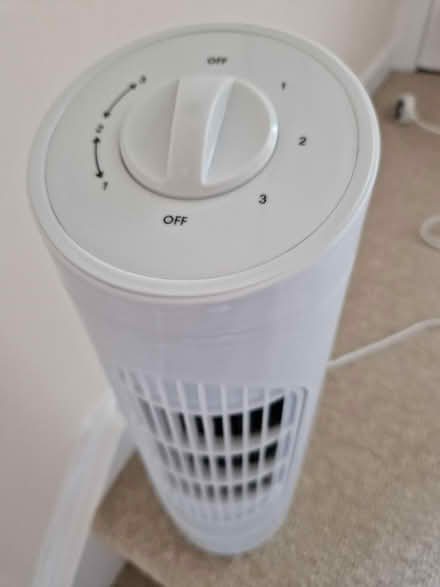 Photo of free tower fan (Baldock, Clothall Common SG7) #3