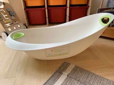 Photo of free Baby bath (S7 Netheredge) #2