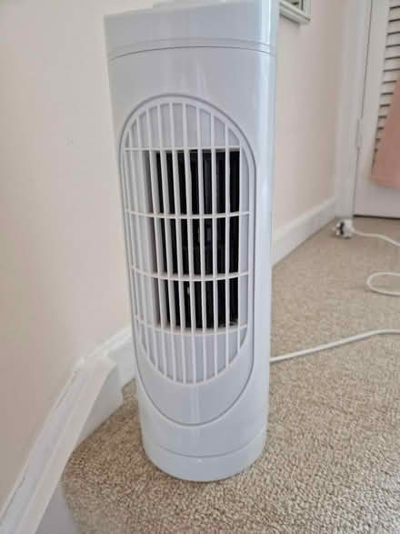 Photo of free tower fan (Baldock, Clothall Common SG7) #1
