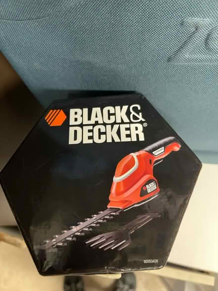 Photo of free Grass / plant trimmer NOT WORKING (B27, Acocks Green.B27) #1