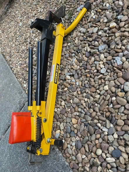 Photo of free Log splitter (BD17 5LZ) #1