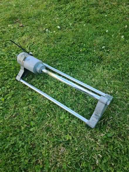 Photo of Garden sprinkler (Fox Elms GL4) #1