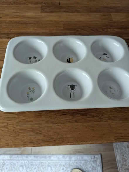 Photo of free Ceramic muffin / Yorkshire pud tray never used (Grangeway area NN10) #4