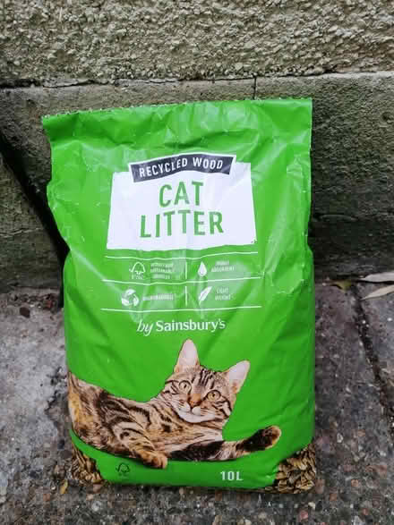 Photo of free Cat litter (KT2 Lancaster Gardens) #1