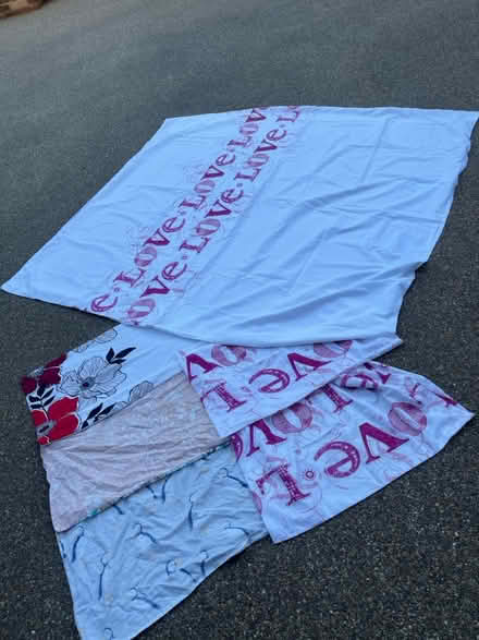 Photo of free King size duvet + pillow cases (Old Winsdor SL4) #1