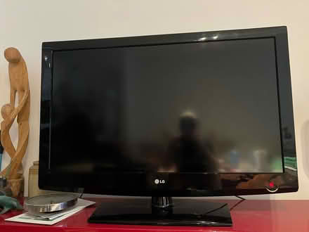 Photo of free 42 inch television (with remote) (South lanes, BN1) #2