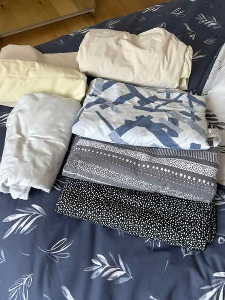 Photo of free Single bed with duvets, covers sets, valence, fitted sheets (Gaydon CV35) #4