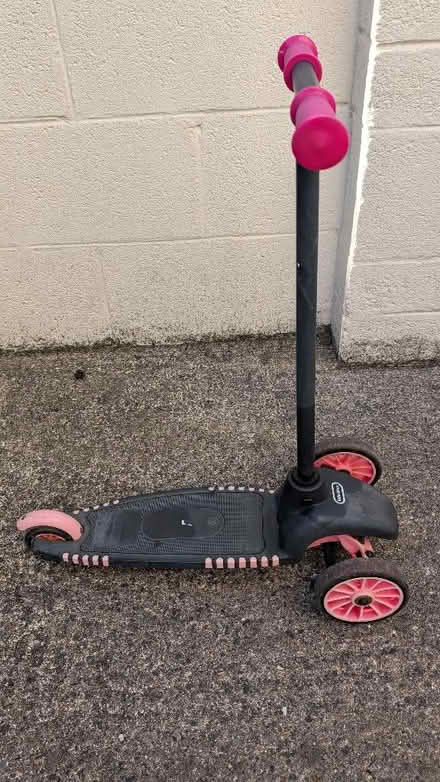 Photo of free Twist n' turn 3-wheel scooter (Woodmancote GL11) #1